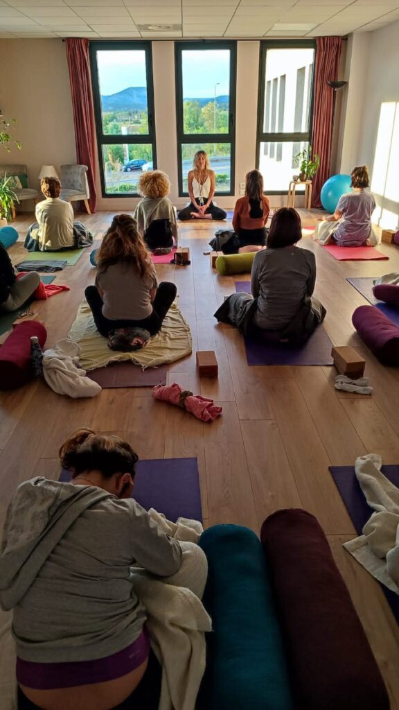 Cours yoga doux à Aubagne