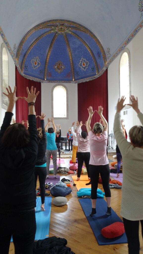 Cours yoga Aubagne, dans une retraite de yoga